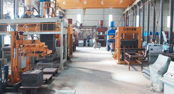 機(ji)台調試車間(jiān)