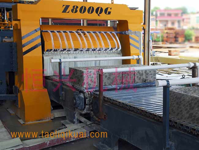 陶粒(lì)泡沫混(hun)凝土砌(qi)塊切割(ge)設備|水(shui)泥發泡(pào)磚切割(gē)生産線(xiàn)